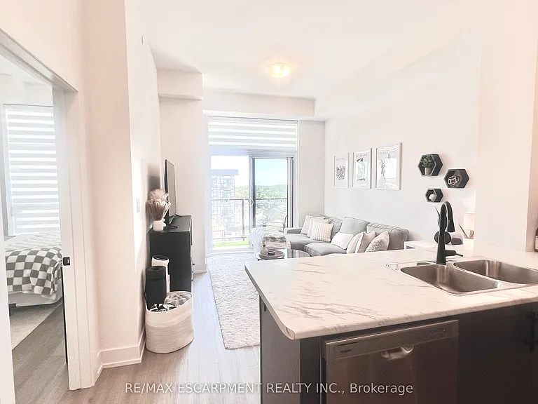 460 Dundas St E #1208 — Photo 2