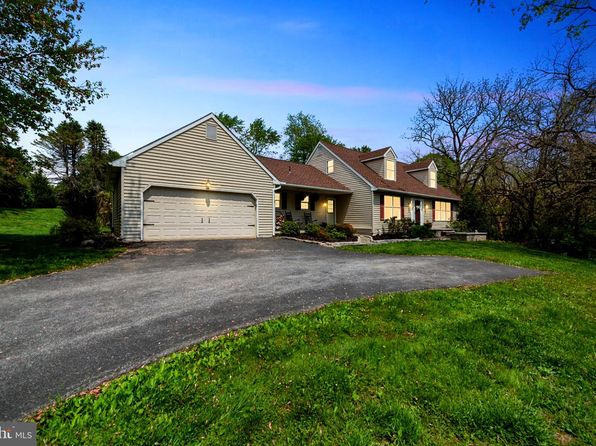 101 Kinston Ln, Downingtown, PA 19335