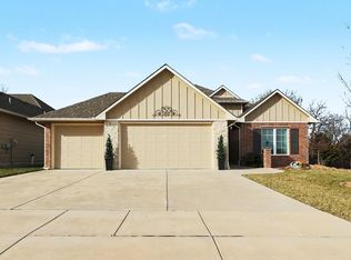 6237 E Central Park Ct, Bel Aire, KS 67220
