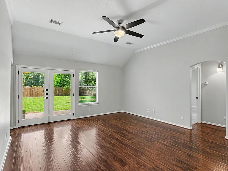 10718 Fairview Dr — Photo 3