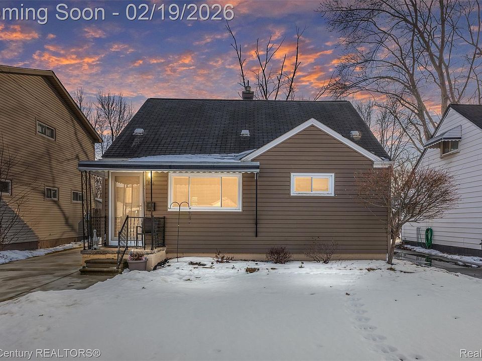 1st image of 896 E Dallas Ave