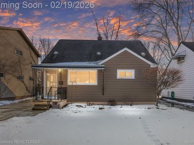 896 E Dallas Ave, Madison Heights, MI, 48071