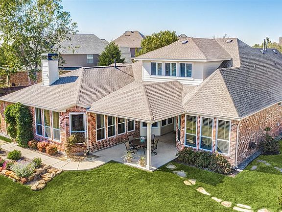 3rd image of 1031 Shadow Hill Dr