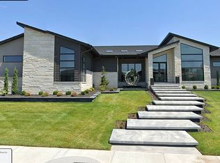 1527 S 218th St, Elkhorn, NE 68022