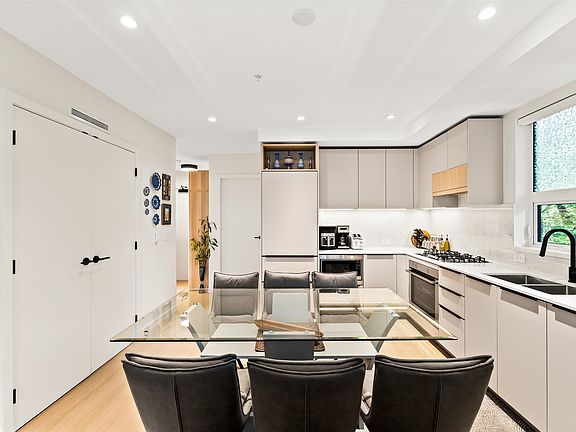5th image of 125 Albert St #418