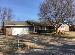717 W 46th St S, Sand Springs, OK 74063