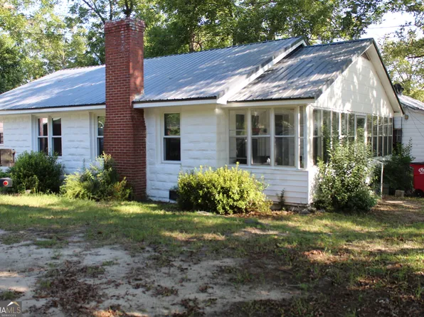 5807 14th Ave, Eastman, GA 31023