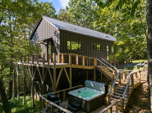 206 Anderson Dr, Blue Ridge, GA 30513