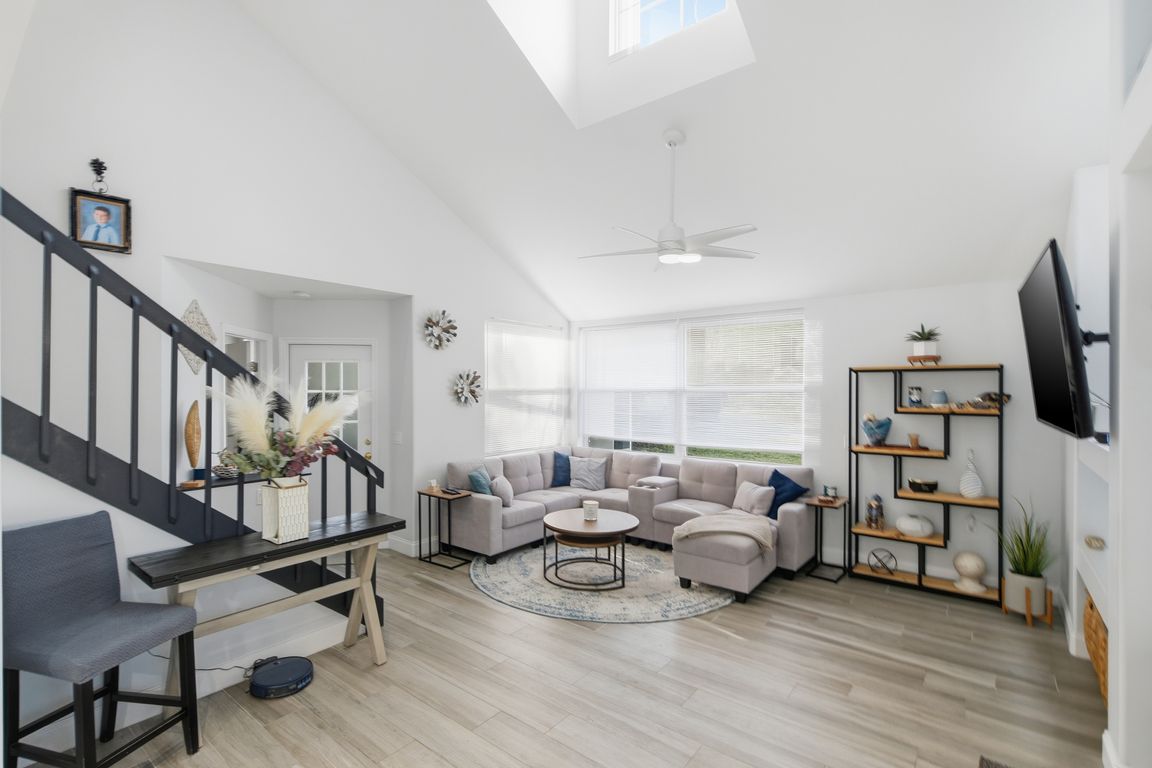 next background image