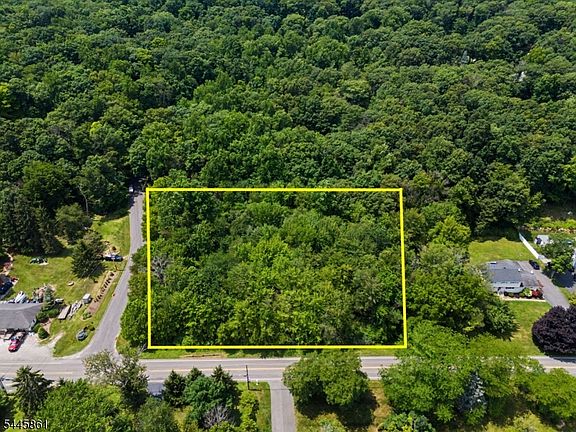 4th image of 242 W Mountain Rd