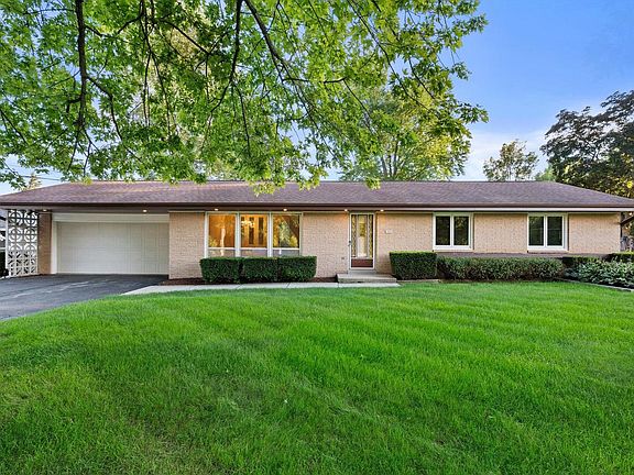3rd image of 1501 E Fitzsimmons ROAD