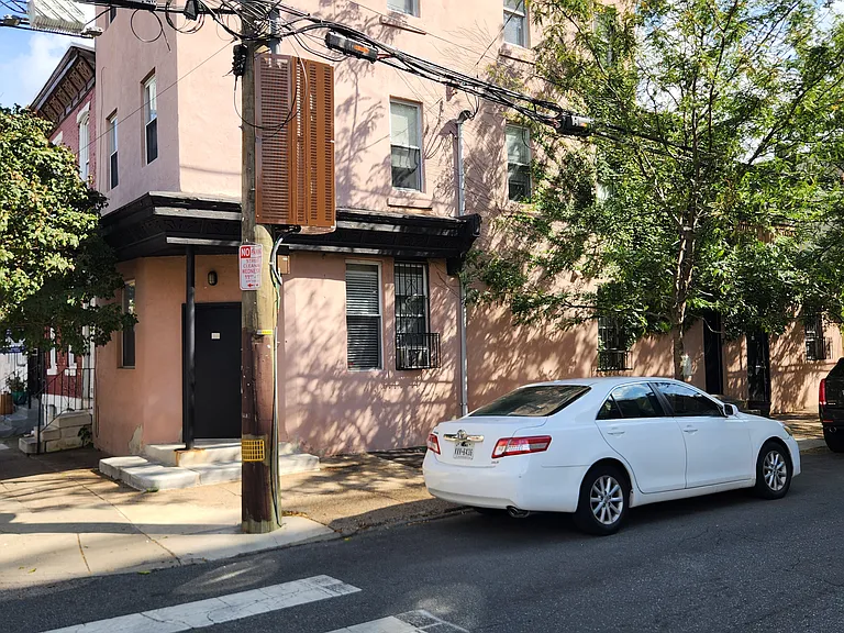 1840 Wharton St #3F — Photo 10