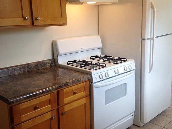 4th image of 1301 Penn Ave NE