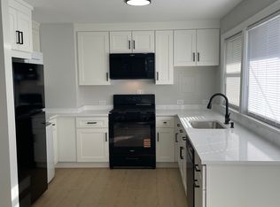 9816 S Maplewood Ave, Evergreen Park, IL 60805