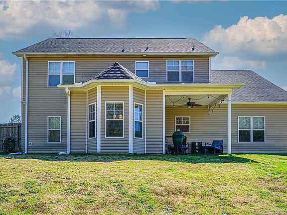 2nd image of 140 Bristle Oaks Dr