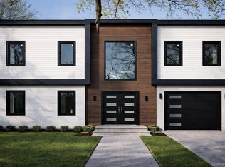 557 Knoll Court, Seaford, NY
