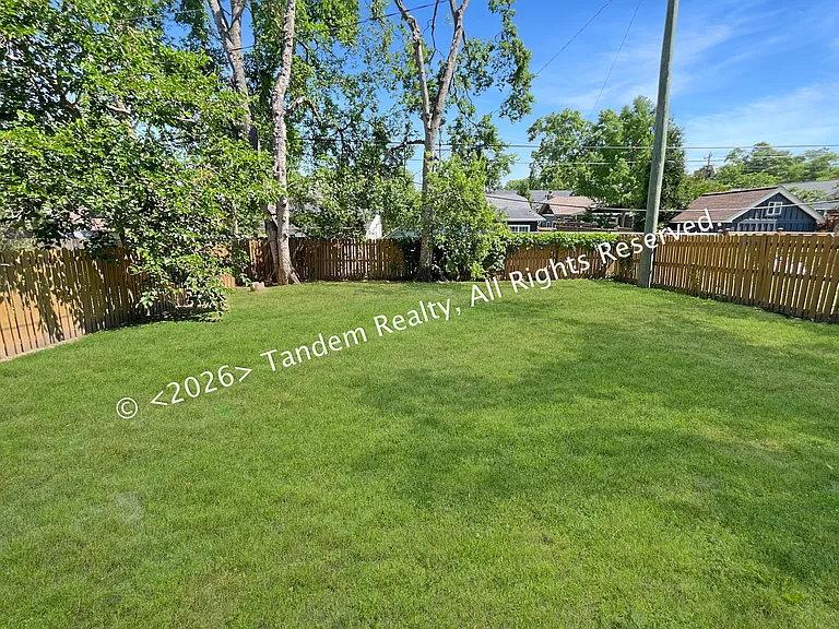 2228 Ashwood Ave #B — Photo 27