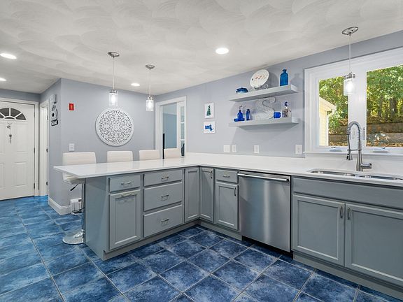 5th image of 5 Crockett Cir