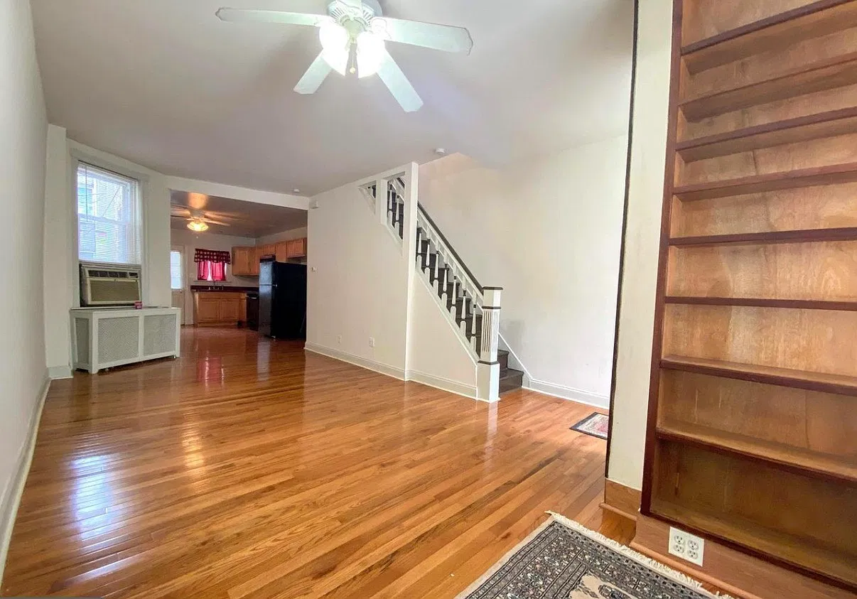 3 bed, 1080 sqft, $1,500 — Photo 1