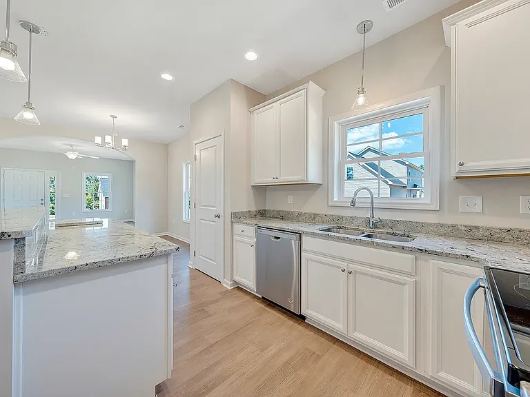 956 Carriage Pkwy — Photo 20