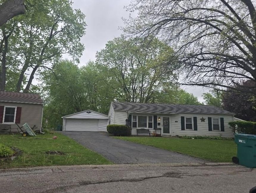 1st image of 1485 Meadow Dr