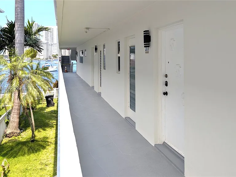 450 Golden Isles Dr #2C — Photo 21