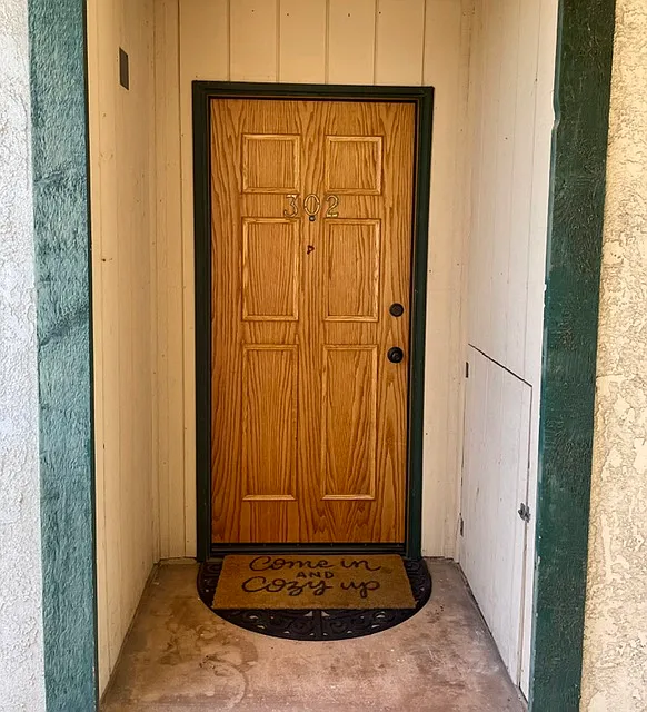 2 bed, 1173 sqft, $4,250 — Photo 1