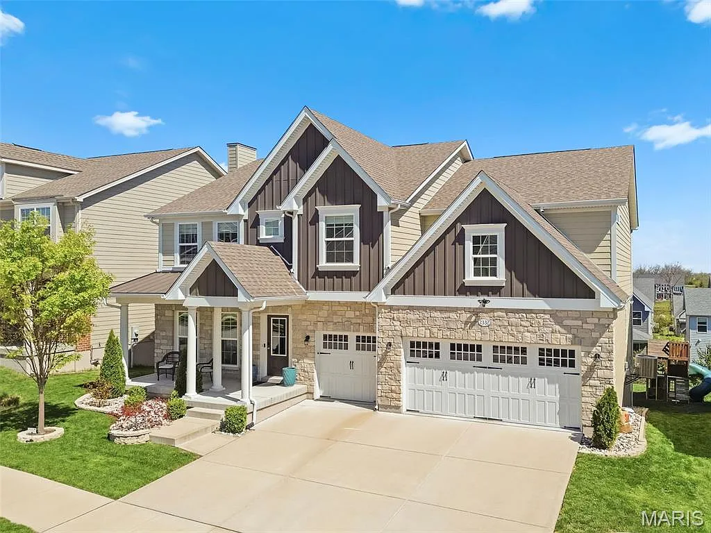 4 bed, 3.5 bath, 3275 sqft, $3,800 — Photo 3