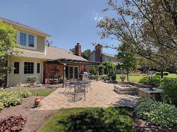 3rd image of 8753 Corinthian Ln