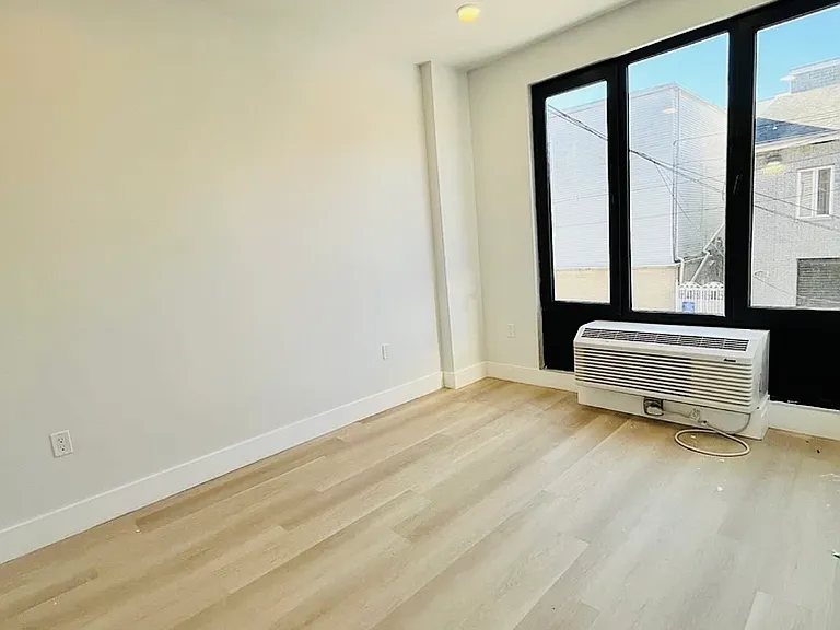 314-316 Forrest St #602F — Photo 3