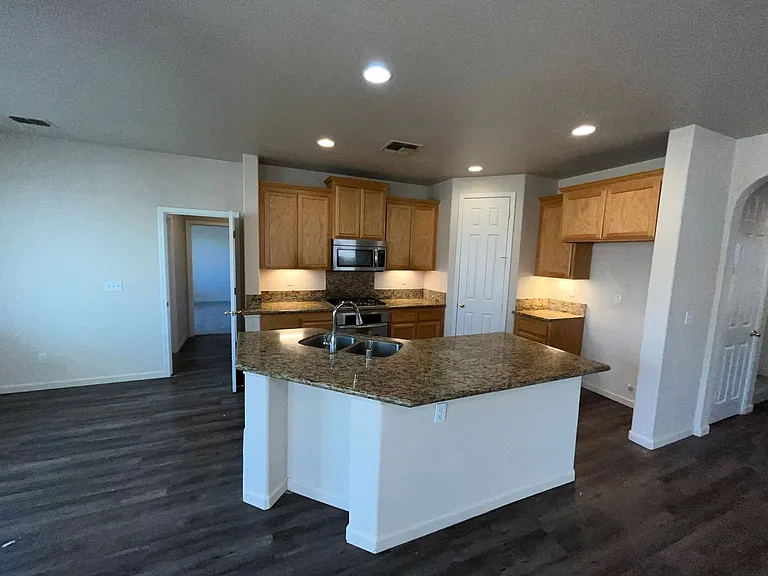 9409 Silver Bridle Way — Photo 17