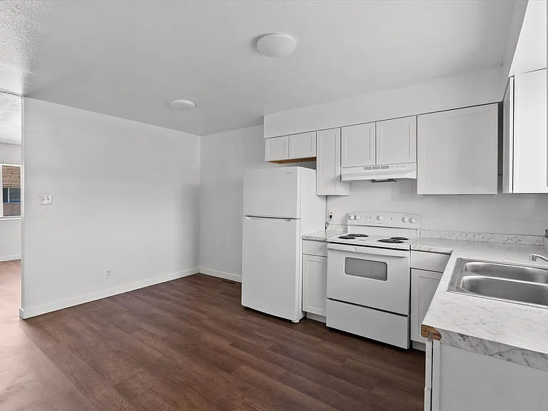 3255 Neil Rd #B — Photo 12