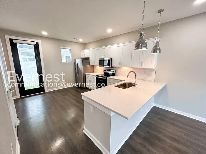 302 Jeffries Way — Photo 8