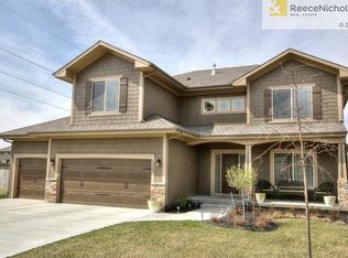 1320 NE Country Ln, Lees Summit, MO 64086