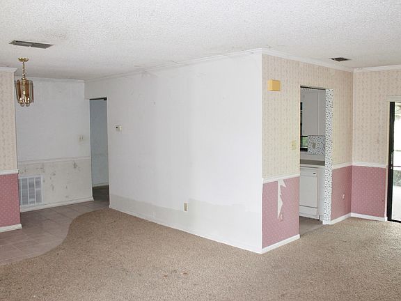 4th image of 1317 Corner Oaks Dr