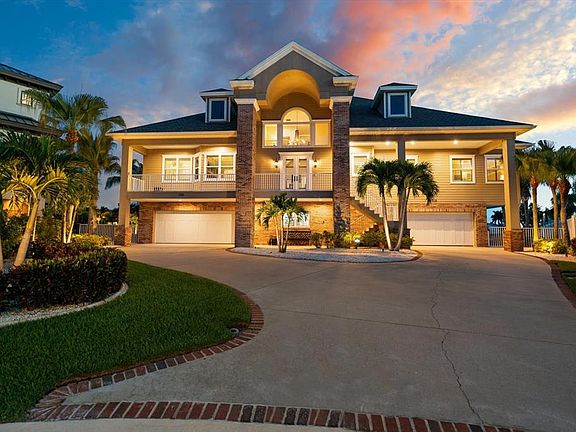 2nd image of 226 Poinciana Ln