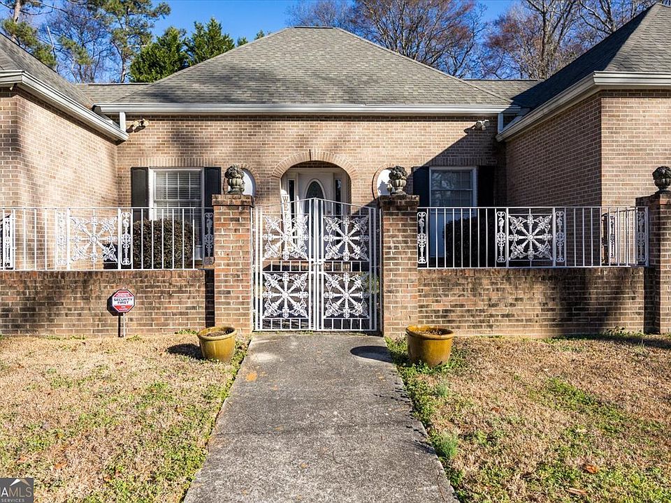 1st image of 903 Tucker Rd