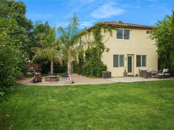 11143 Laughlin Ln, North Hollywood, CA 91606