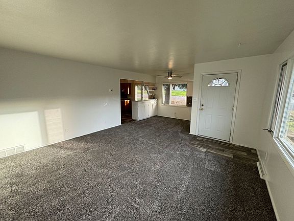 4th image of 815 23rd St S #821
