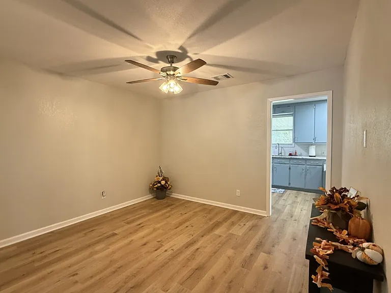 109 Redbud Cir — Photo 6