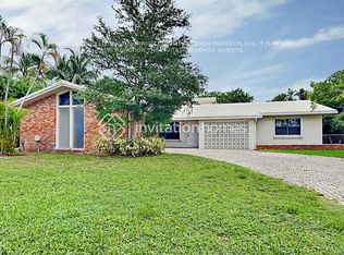 7700 W Lake Dr, Lake Clarke Shores, FL 33406
