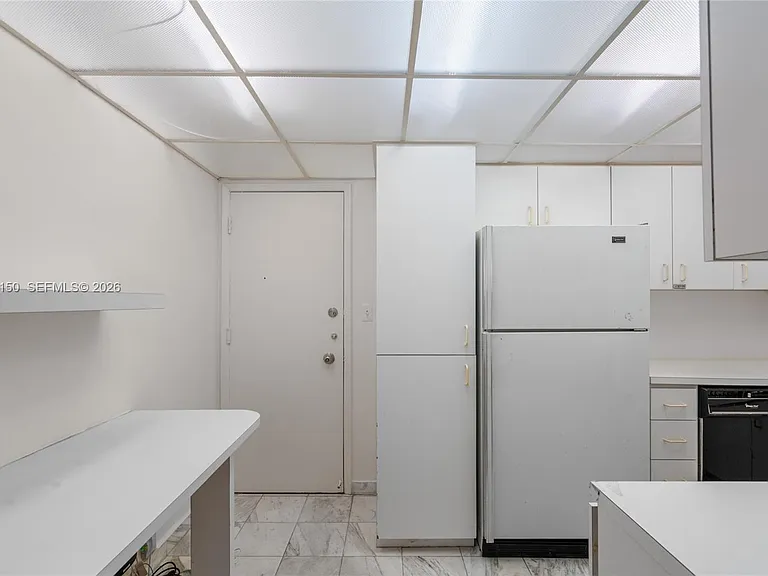 5005 Collins Ave #509 — Photo 16