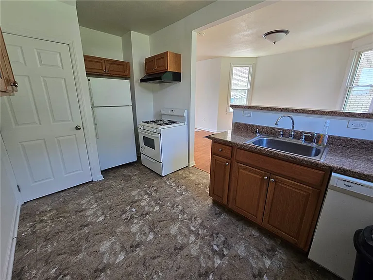 1602 Fallowfield Ave — Photo 13