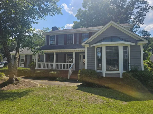 250 Lofton Dr, Fayetteville, NC 28311