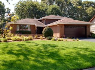 1201 Woodhollow Dr, Schererville, IN 46375