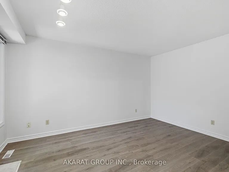 70 Sunnyside Dr #9 — Photo 22