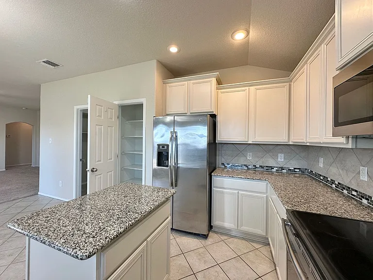 702 Deborah Kay Dr — Photo 9