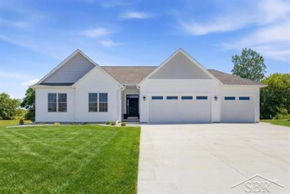 1st image of 4521 E Crossroads Dr