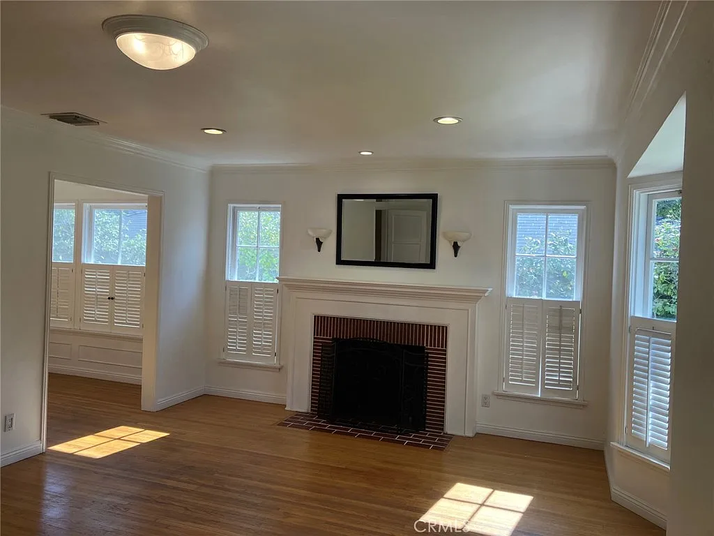 3 bed, 1408 sqft, $4,900 — Photo 3