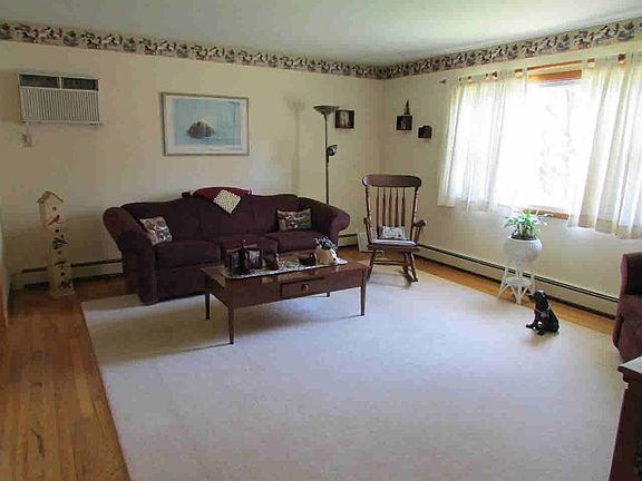 5th image of 18 Julia Dr